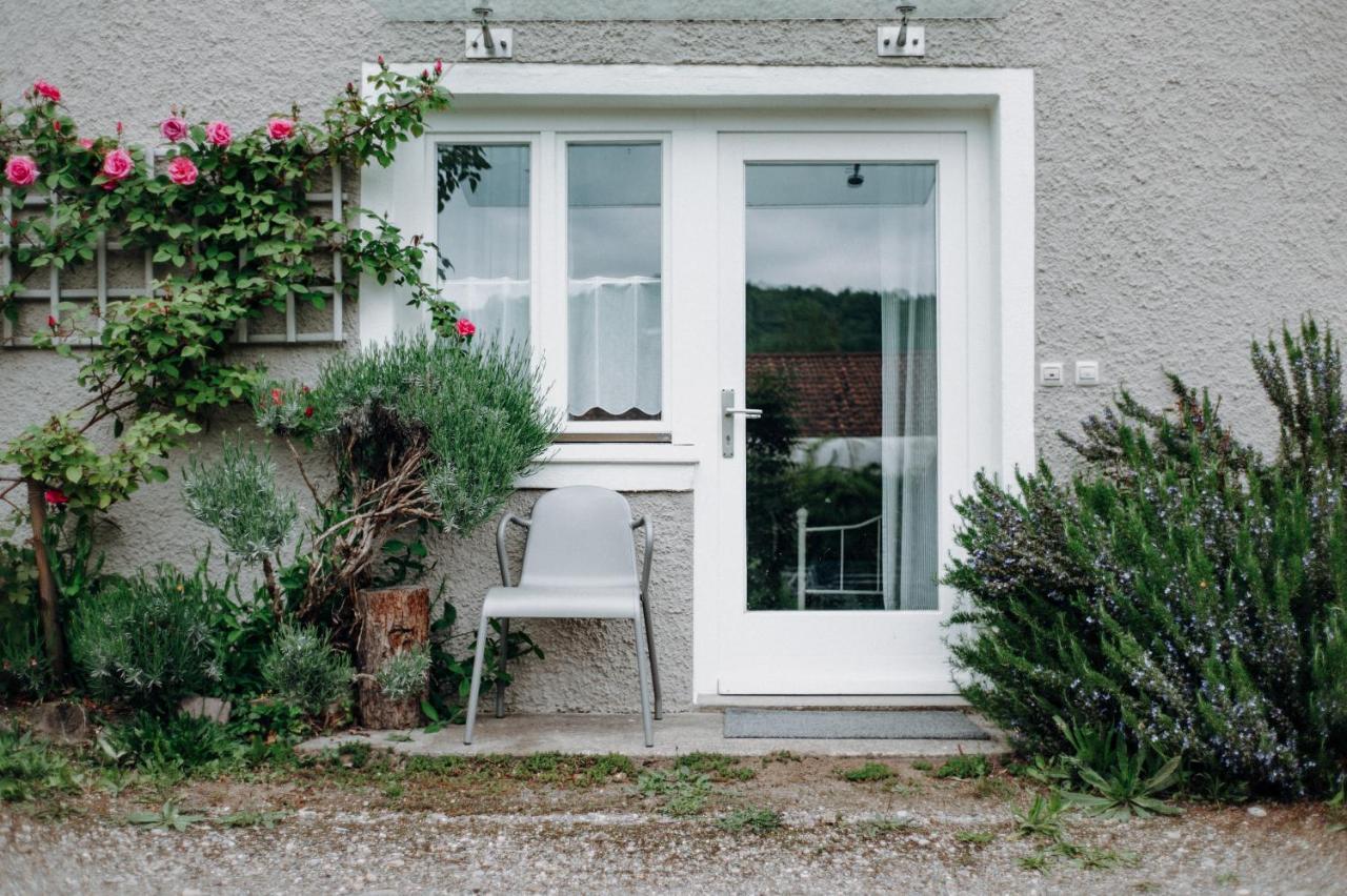 Ferienwohnung Am Sonnenberg Бюзинген-на-Верхнем-Рейне Экстерьер фото